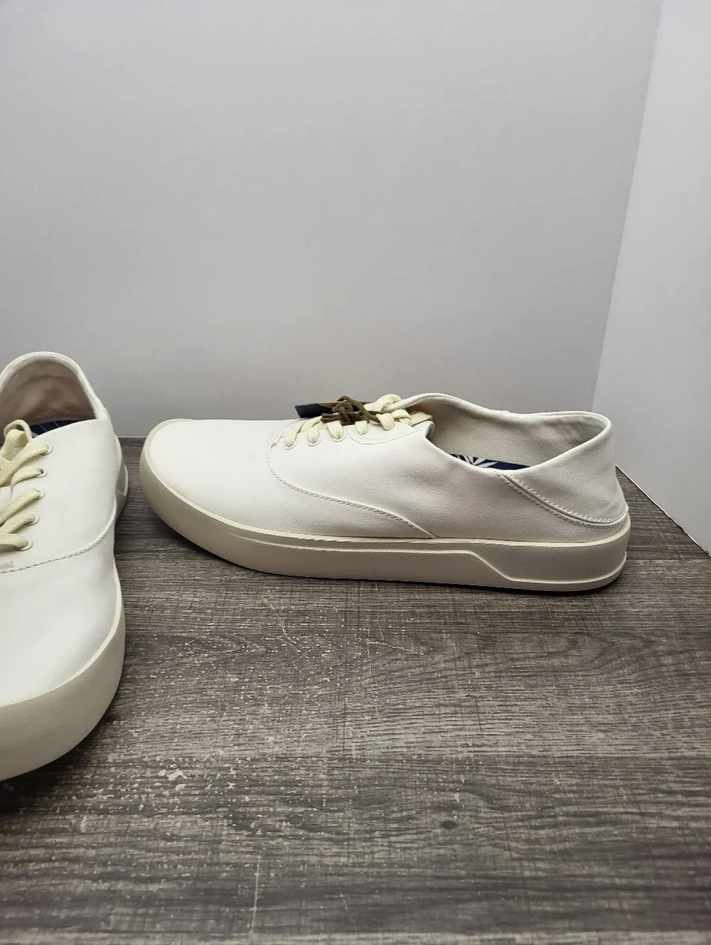 OluKai Tradewind Canvas Casual Sneakers Mens Size 11 Off White New_2
